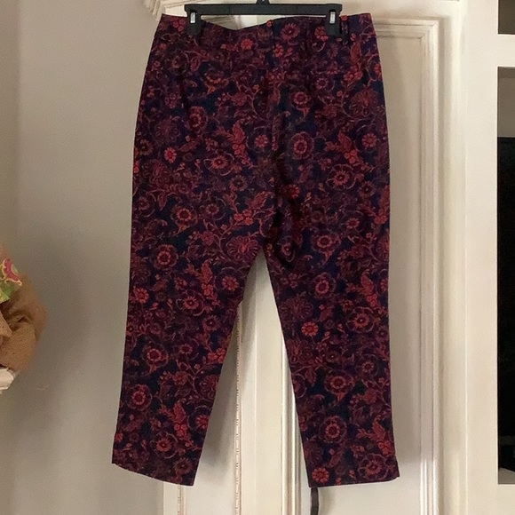 LOFT “Julie” size 10 crop pants - Picture 2 of 3